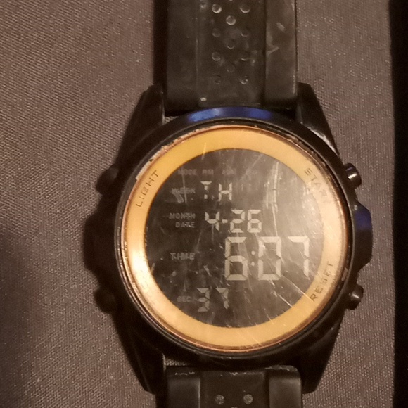 Watch - Picture 2 of 4